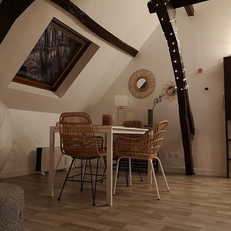 Logement Cosy Renove Au Pied De La Cathedrale Avec Climatisation ランス エクステリア 写真