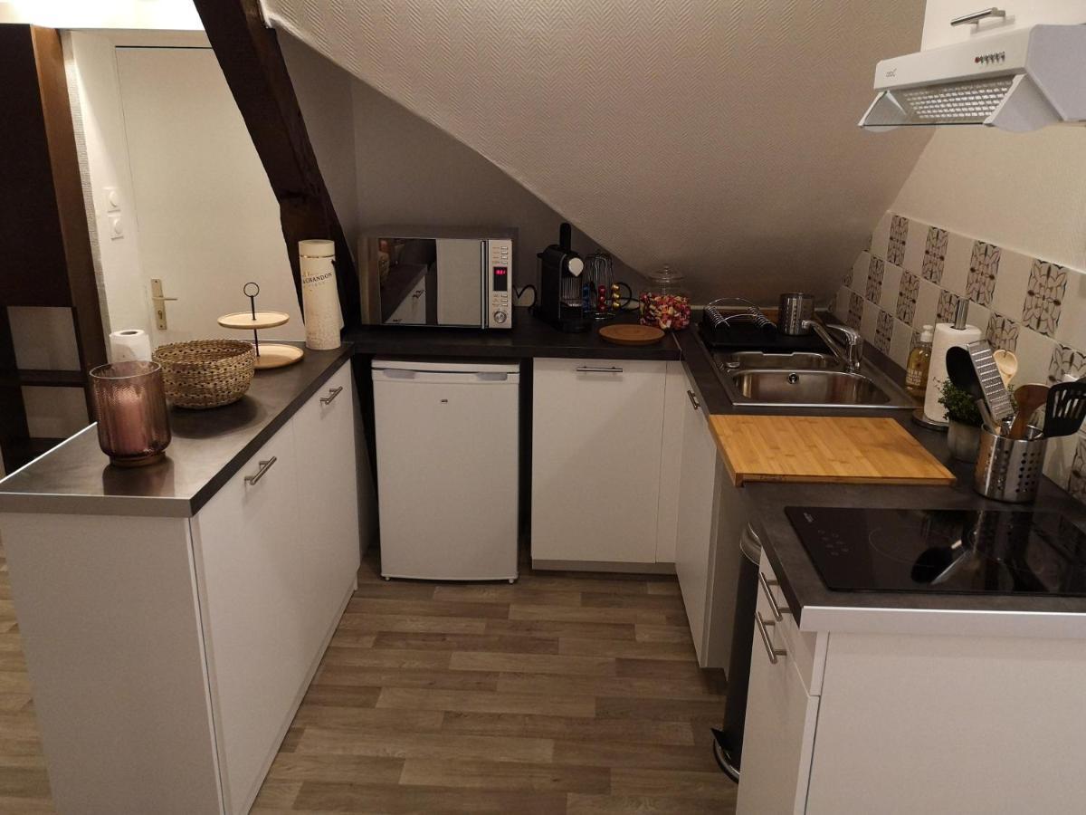 Logement Cosy Renove Au Pied De La Cathedrale Avec Climatisation ランス エクステリア 写真